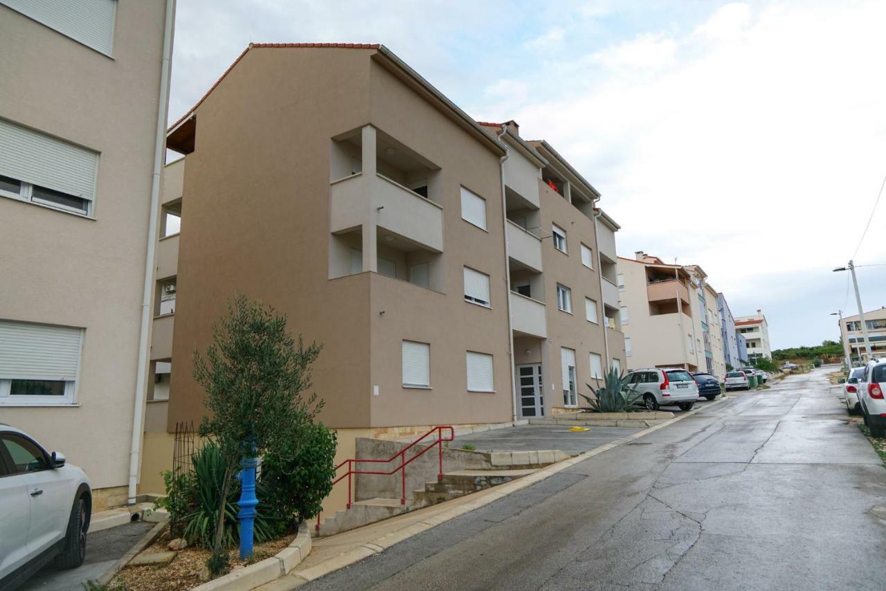 Apartman Reno Zára Kültér fotó